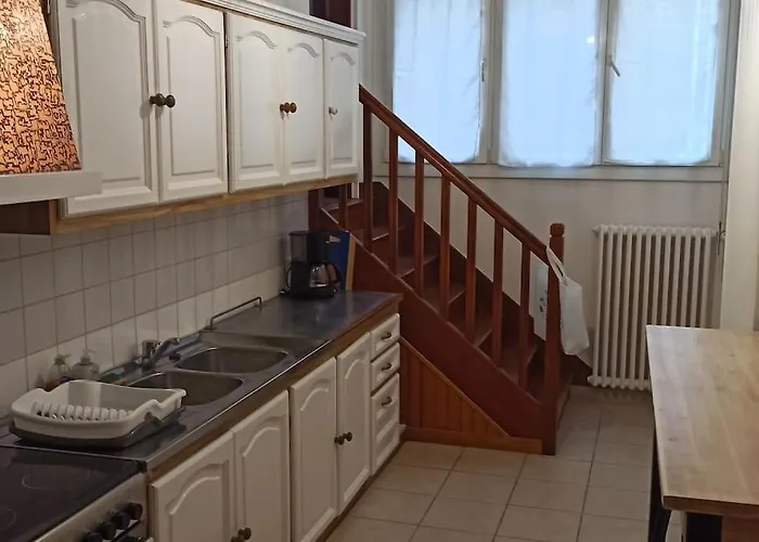 Petite Maison De Bourg Proche A84