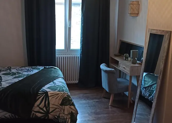 Petite Maison De Bourg Proche A84