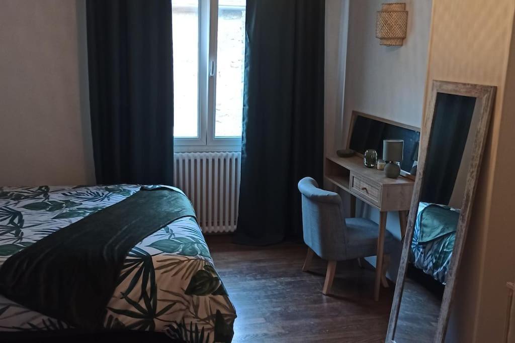 Petite Maison De Bourg Proche A84 Сasa de vacaciones Ducey-Les Cheris